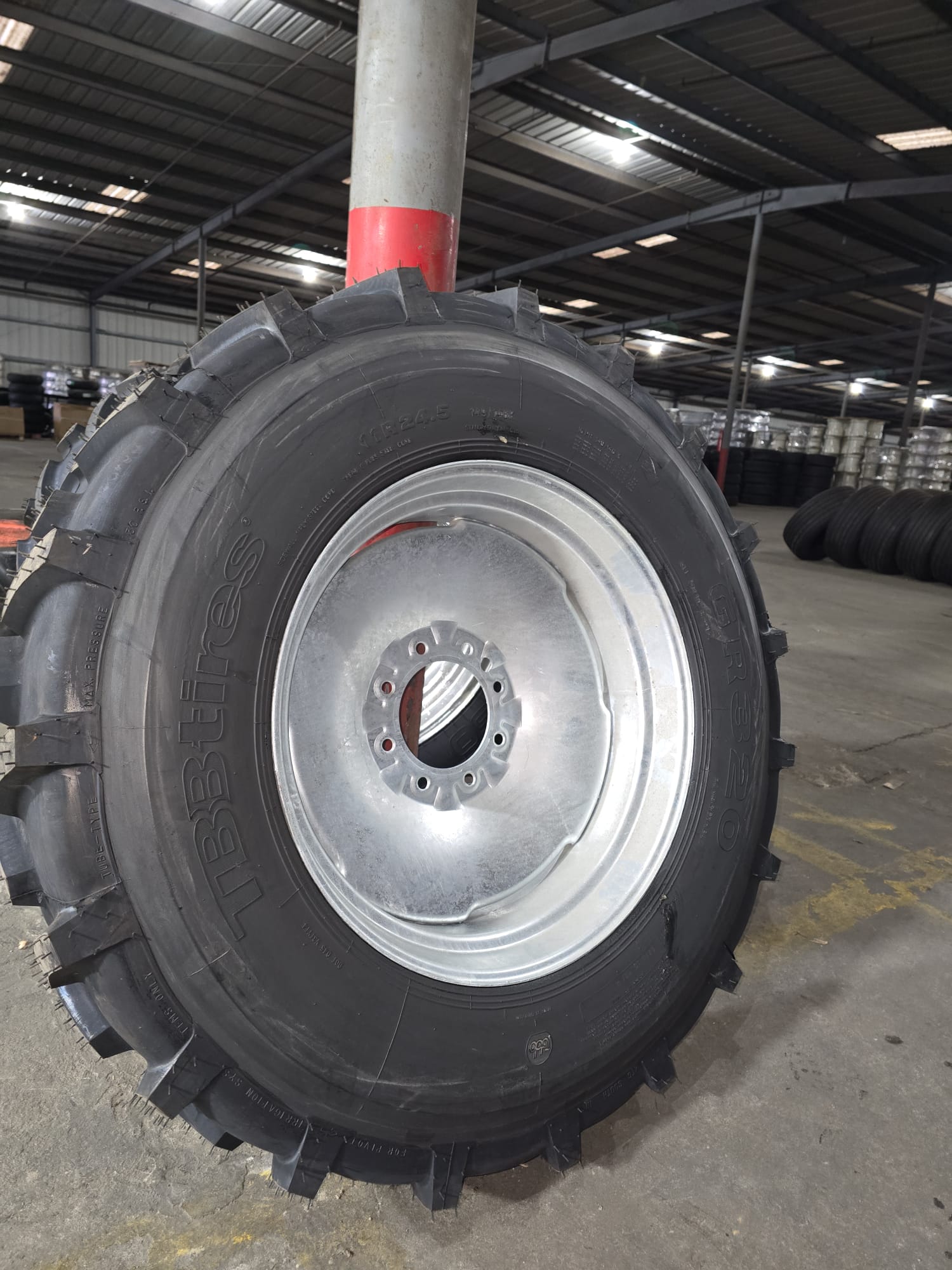 Pivot Irrigation Assembled Wheel & Tire – 11R-24.5 recapped - AG Machinery Depot