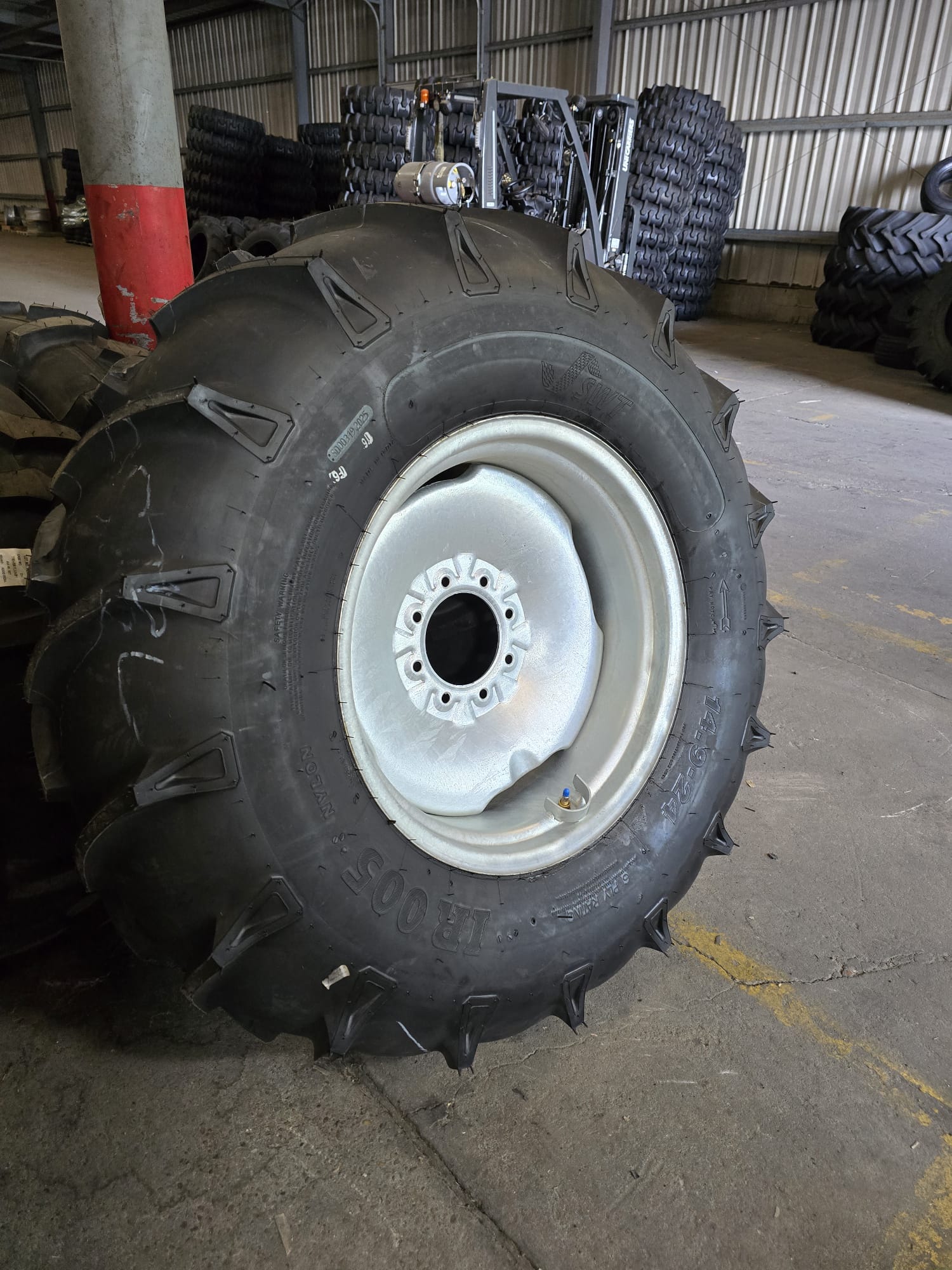 Pivot Irrigation Assembled Wheel & Tire 6PLY – 14.9-24 - AG Machinery Depot