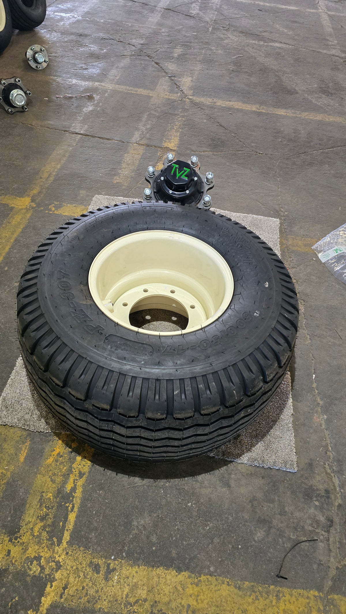 Hub , Spindle, Wheel and Tire Assembly:  Load Capacity 9,075 lb Per Tire: 500/50-17, PR - 18, Extra Load, TL Tire, 8 Holes Bundle - AG Machinery Depot