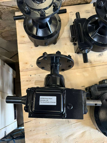 Center Pivot Gearbox – 52:1 Ratio – Compatible with Valley - AG Machinery Depot