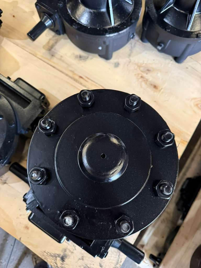 Center Pivot Gearbox – 52:1 Ratio – Compatible with Valley - AG Machinery Depot