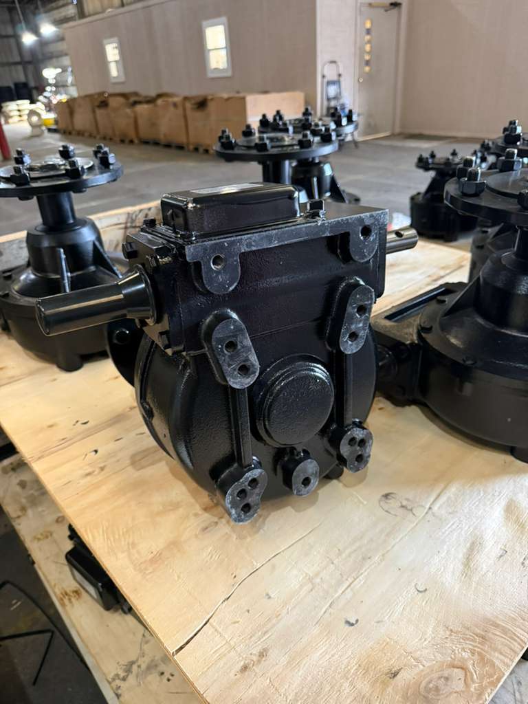 Center Pivot Gearbox – 52:1 Ratio – Compatible with Valley - AG Machinery Depot