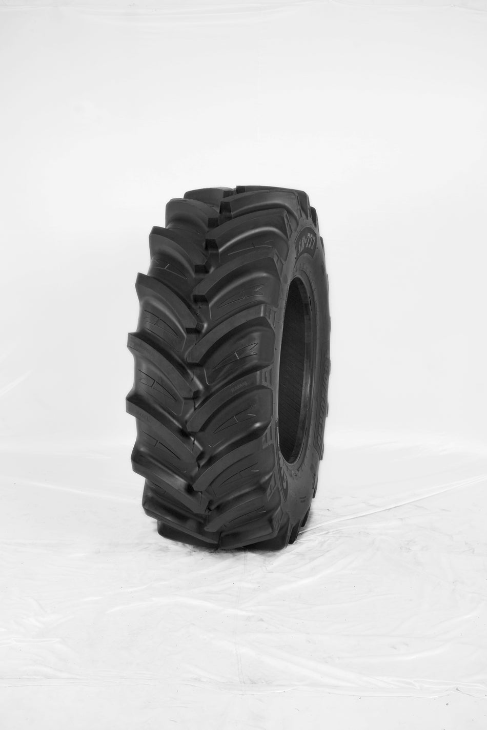 Tractor Tire 15.5R38 (400-75R38)  138B-138A8 SR-777  Radial  Tubeless