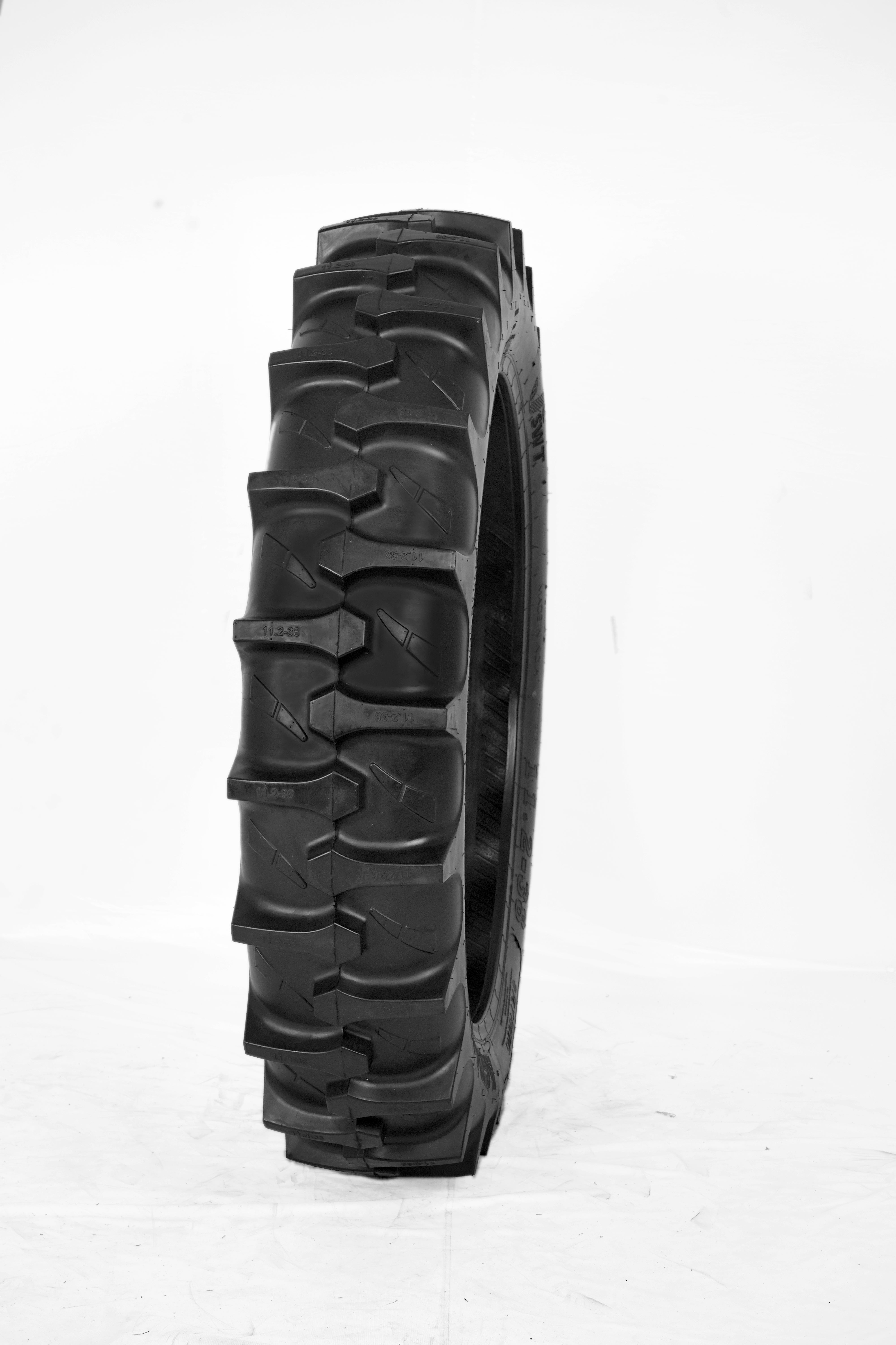 Tire, 14.9-24, PR - 8, Irrigation, Nondirectional, TL, AGRI ND-5 Pattern - AG Machinery Depot